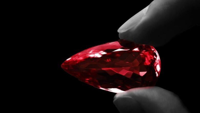 ダークレッド ダイアモンド 1.03ct あれれ