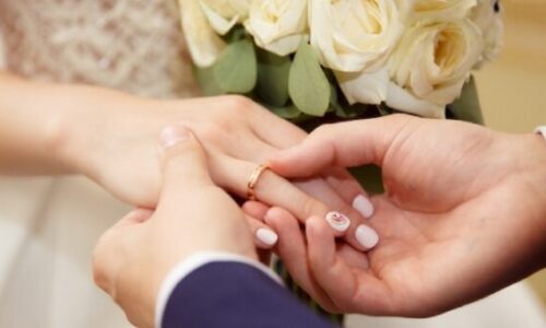 ラザールダイヤモンドで選ぶべき結婚指輪は1デザインだけ